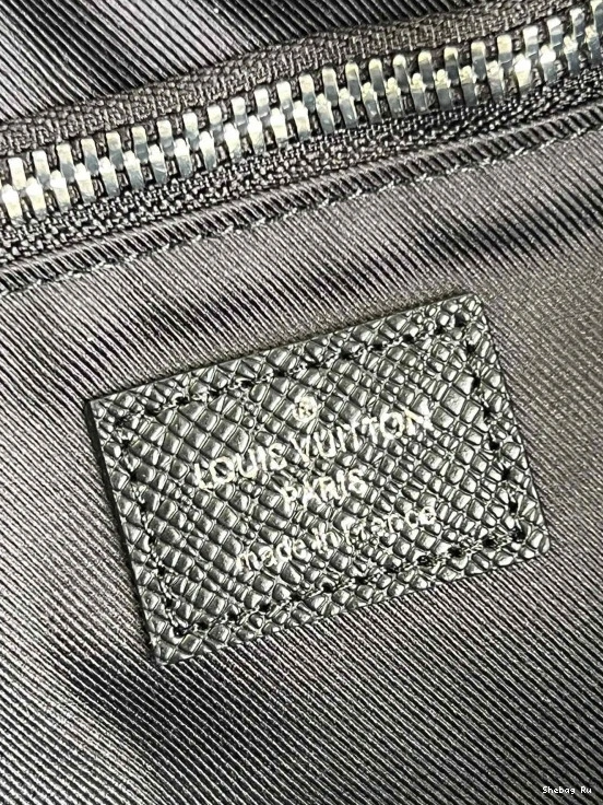 MESSENGER FLAP LOUIS NEW VUITTON 0811